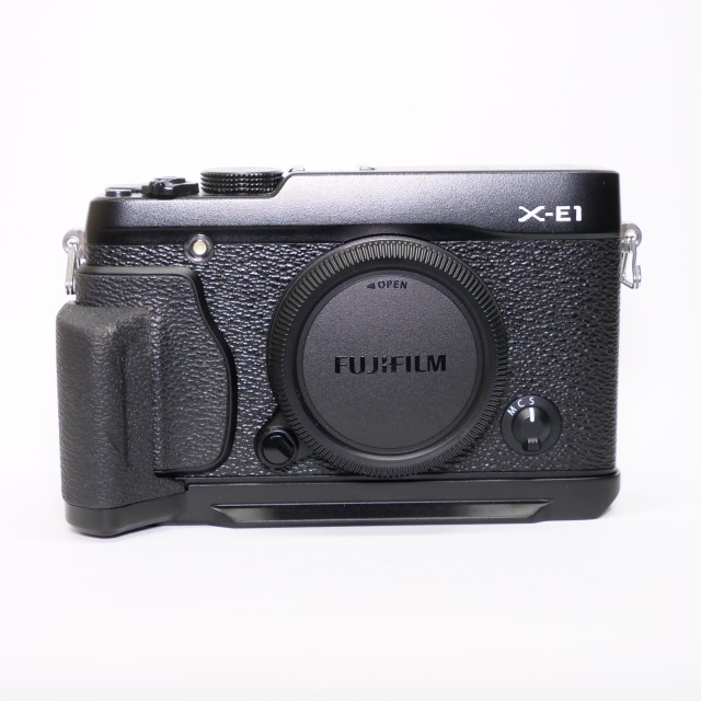 Fujifilm Used Fujifilm X-E1 Mirrorless camera body with hand grip, Black