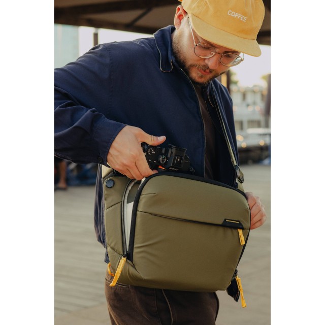 Peak Design Everyday Sling Bag 6L, Kelp | £109.90 - Castle Cameras