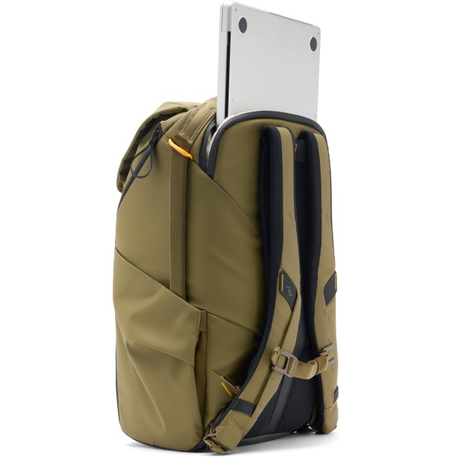 Peak Design Everyday Backpack 20L, Kelp | £199.00 - Castle Cameras