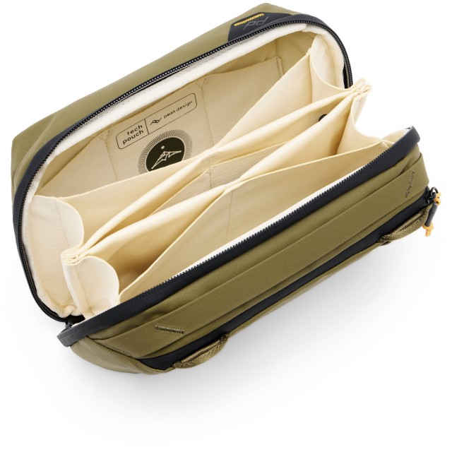 Peak Design Tech Pouch, Kelp | £54.00 - Castle Cameras