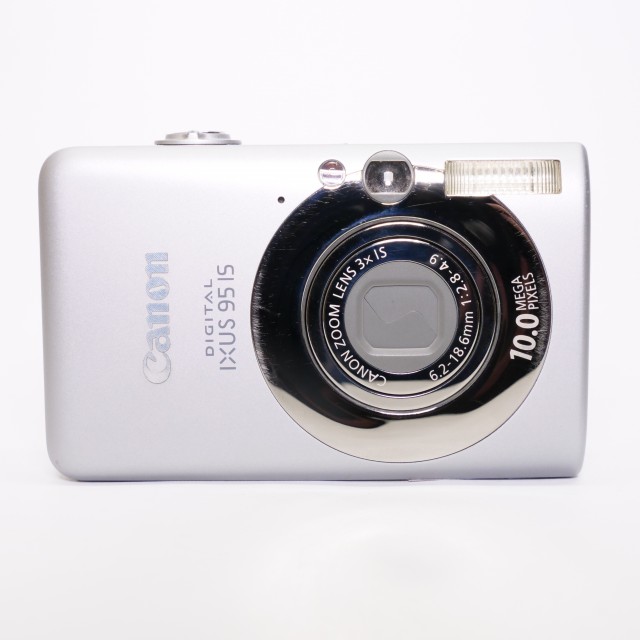 Canon Used Canon Ixus 95 digital compact camera