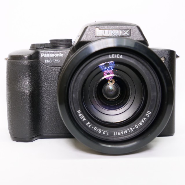 LUMIX　FZ20　2台　 Panasonic reveals DMC-FZ200 high-end superzoom with constant F2.8