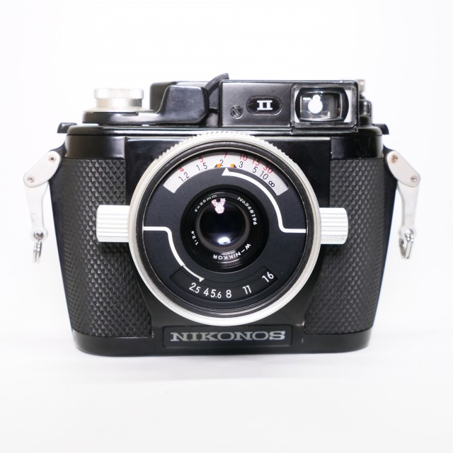 Nikon Used Nikon Nikonos II Underwater 35mm film camera with 35mm lens