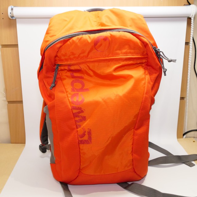 Lowepro Used Lowepro Photo Hatchback 22L AW Camera Bag, orange
