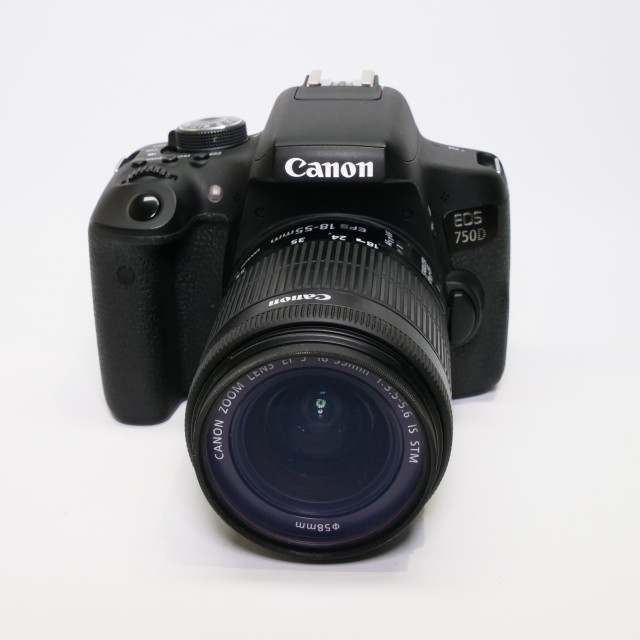 Canon Used Canon EOS 750D DSLR with 18-55mm lens