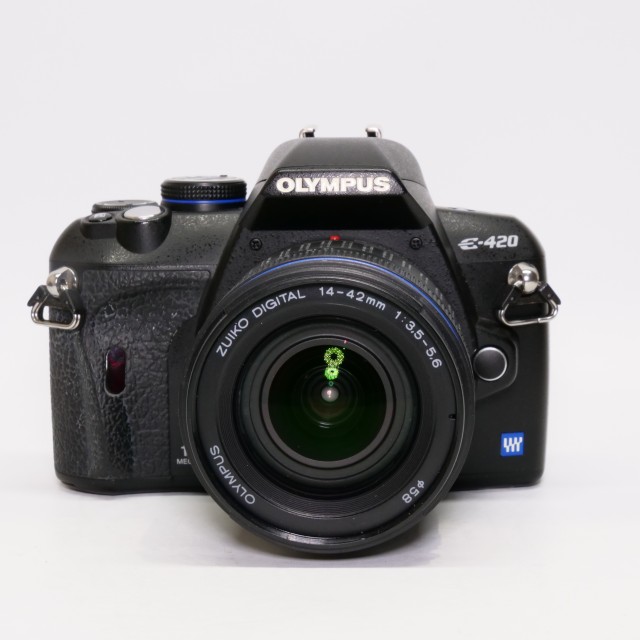 Olympus Used Olympus E-420 DSLR camera with 14-42mm lens