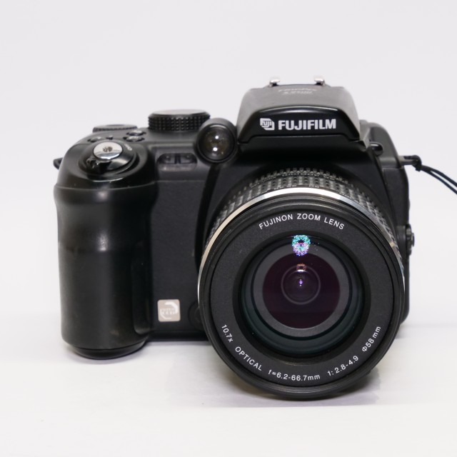 Fujifilm Used Fujifilm Finepix S9500 bridge camera