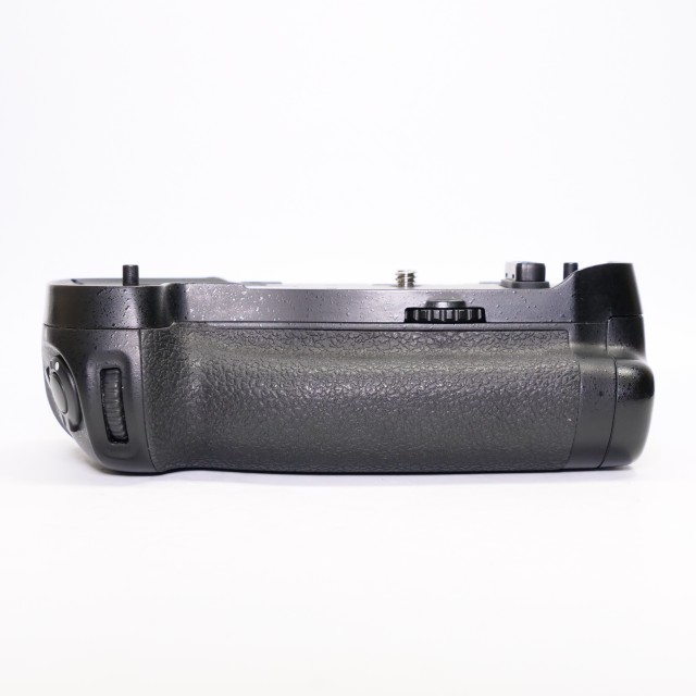 Nikon Used Nikon MB-D17 battery grip for D500