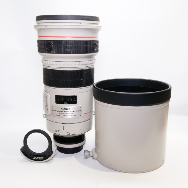 Used Canon EF 300mm f2.8 L IS USM lens | £1299 - Castle Cameras