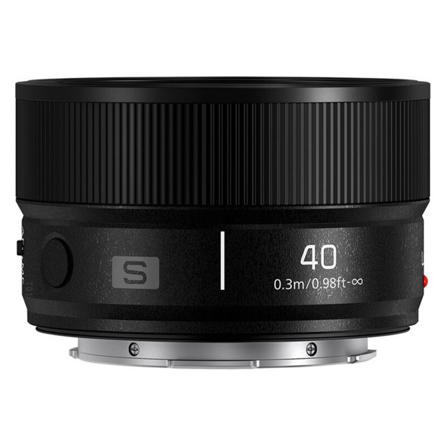 Lumix Panasonic Lumix S 40mm f2 lens