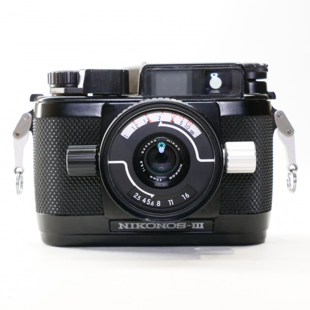 Nikon Used Nikon Nikonos III underwater 35mm camera with 35mm f2.5 lens