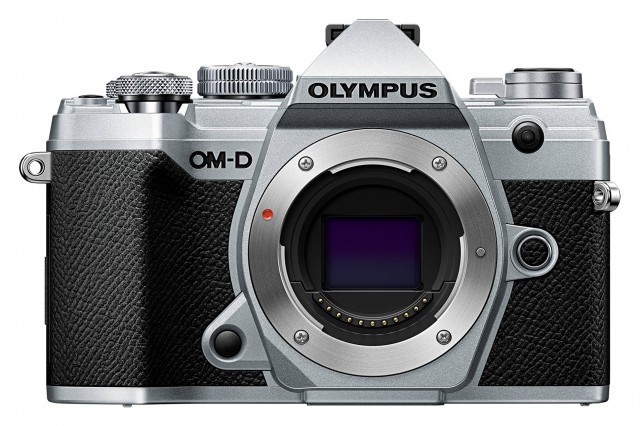 Olympus Olympus E-M5 Mark III Mirrorless Camera with 12-200mm lens, Silver